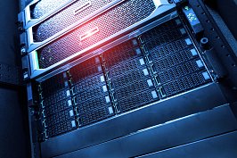 Páskové knihovny, páskové mechaniky, NAS a SW pro zálohování dat